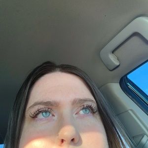 Meet your Posher, Caitlin